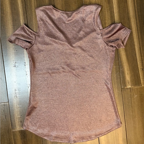 Juicy Couture XS Shimmery Metallic Tinsel Bronze V Nec Cold Shoulder Blouse Tank - Picture 5 of 6